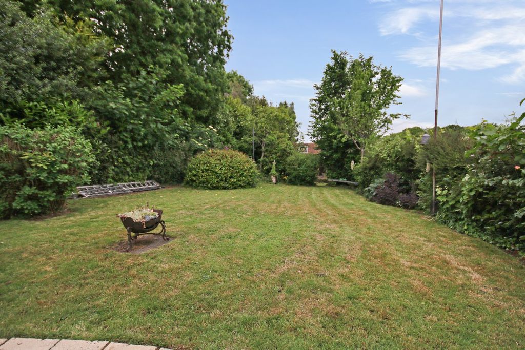 Property photo 2 of 24