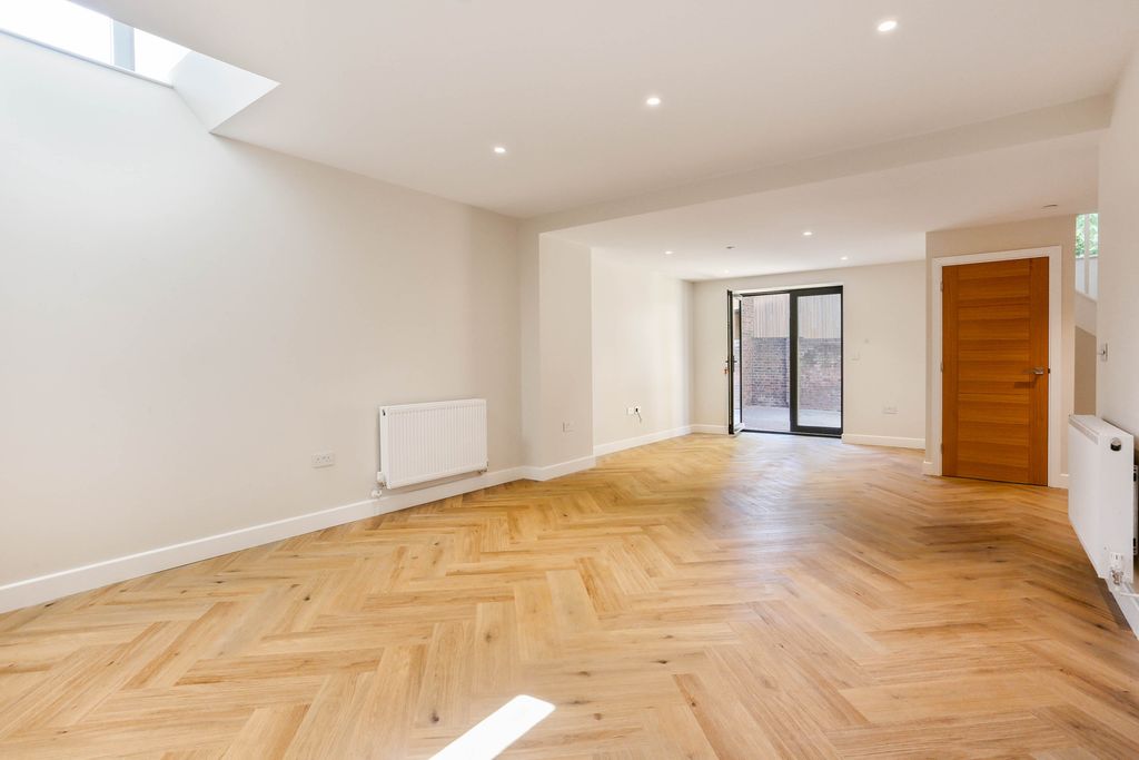 Property photo 3 of 30