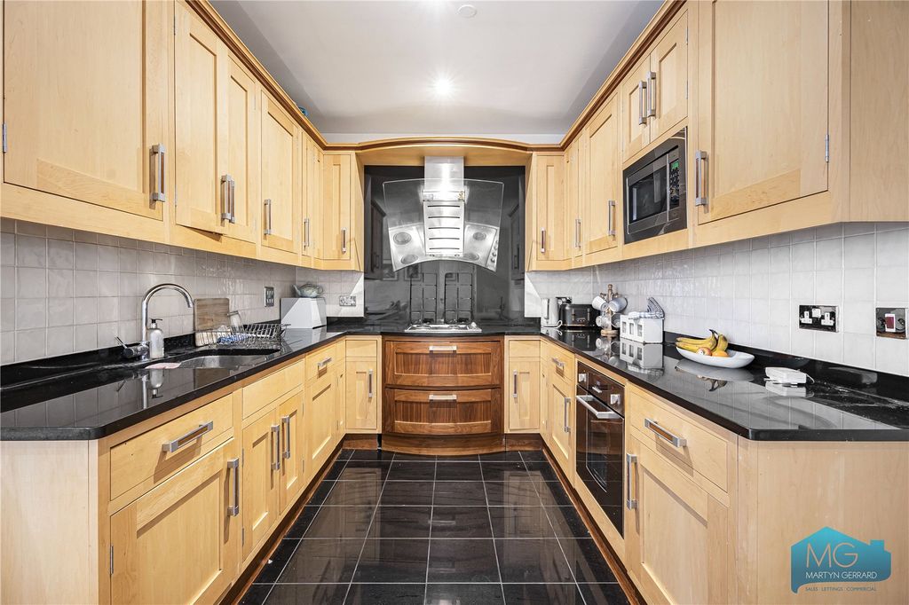 Property photo 2 of 17 Picture No. 07