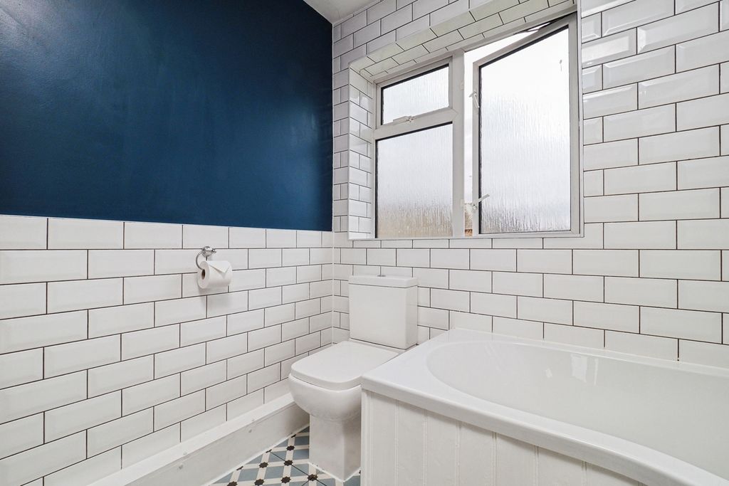 Property photo 3 of 15 Bathroom