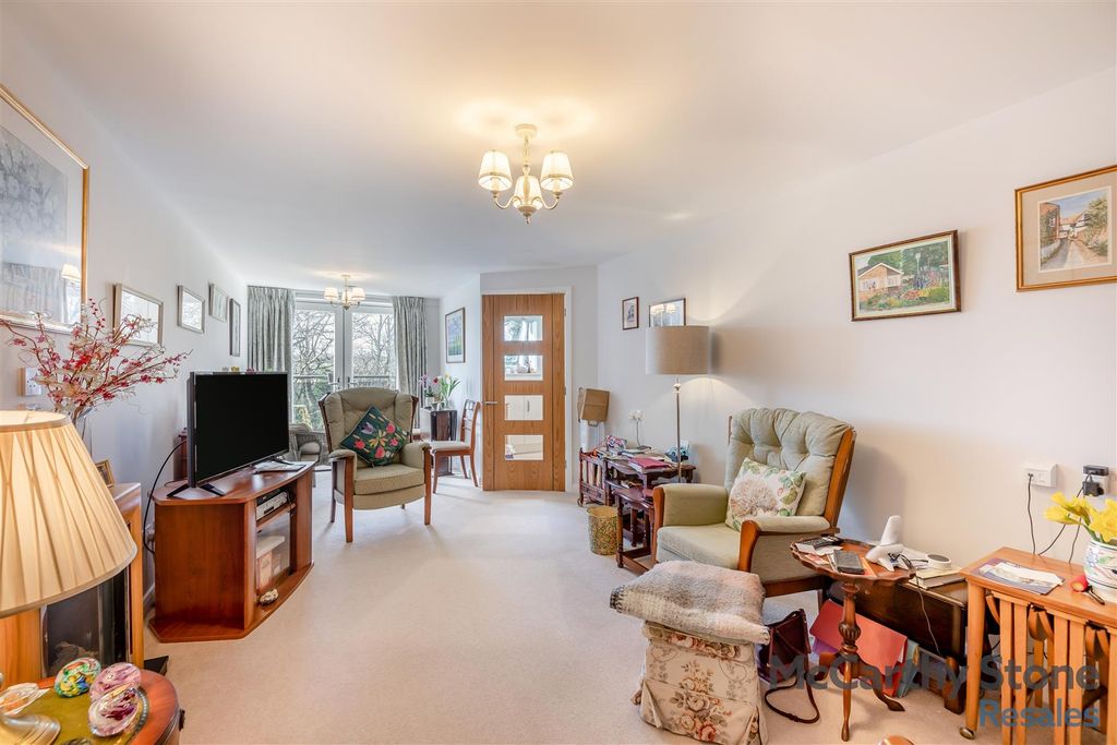 Property photo 2 of 32 8637756-Interior19.Jpg