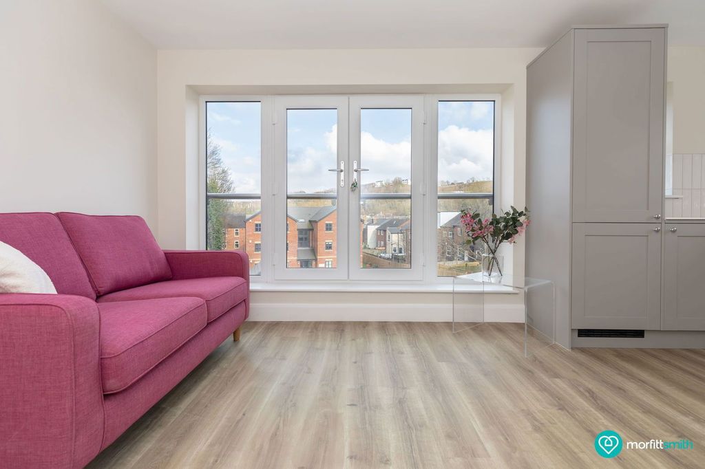 Property photo 2 of 9