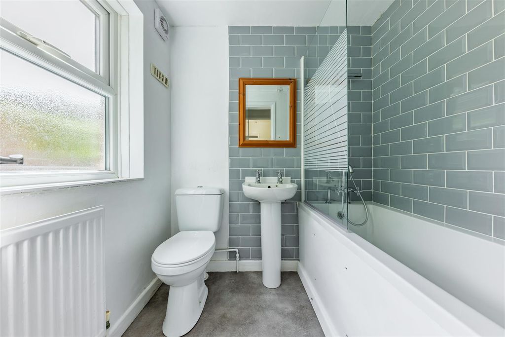 Property photo 3 of 25 Ba-10.Jpg