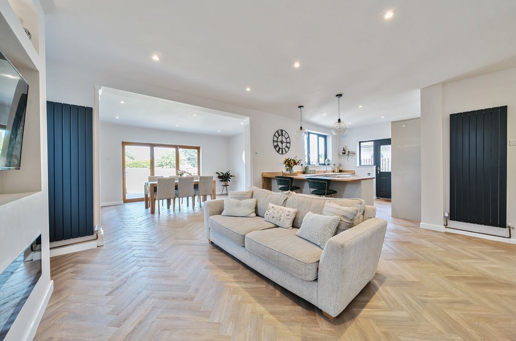 Property photo 2 of 27 1312298-14-6852Be...