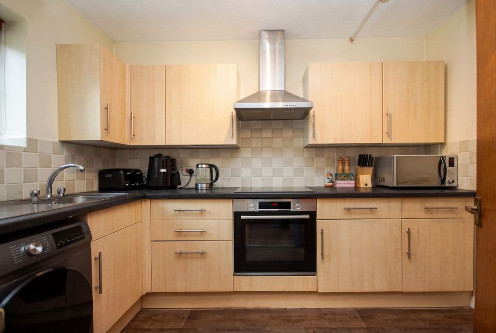 Property photo 2 of 12