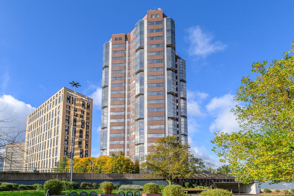 Property photo 1 of 11 01