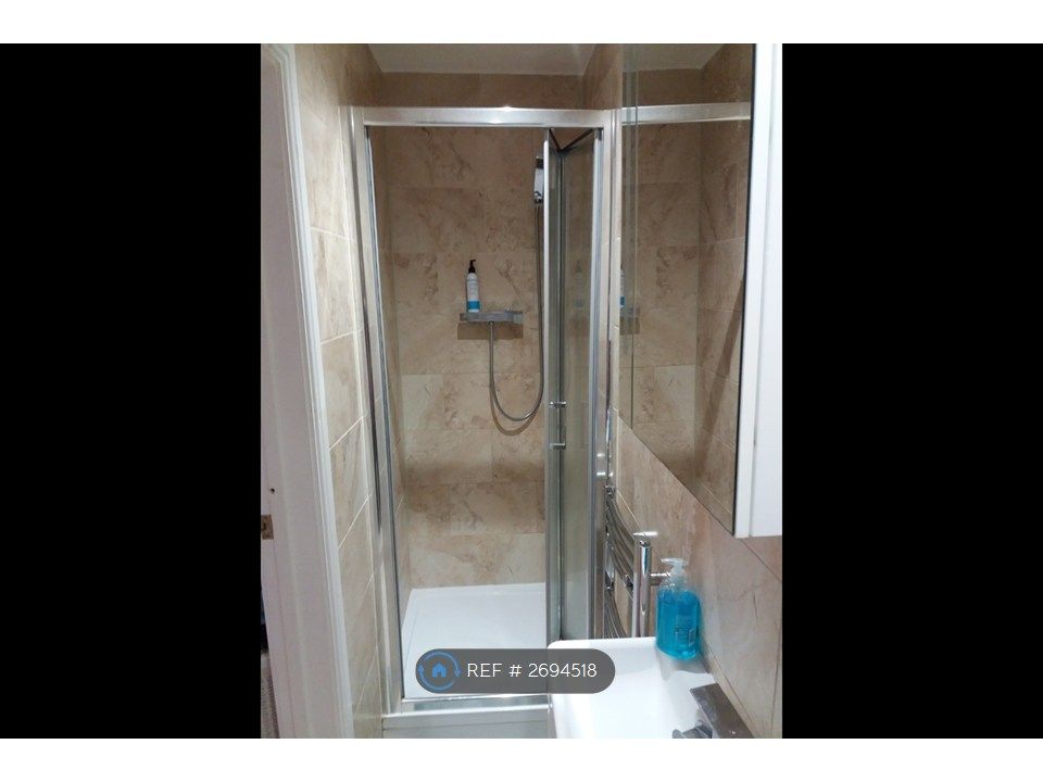 Property photo 3 of 7 Shower