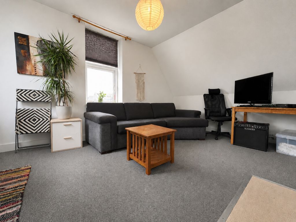 Property photo 1 of 4 Lounge