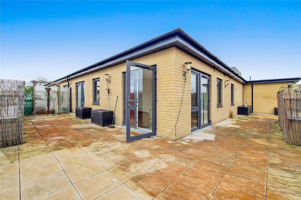 Property photo 1 of 12 Picture No. 17