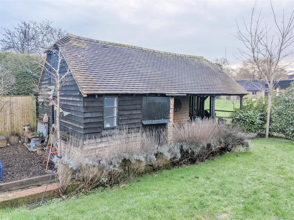 Property photo 3 of 24