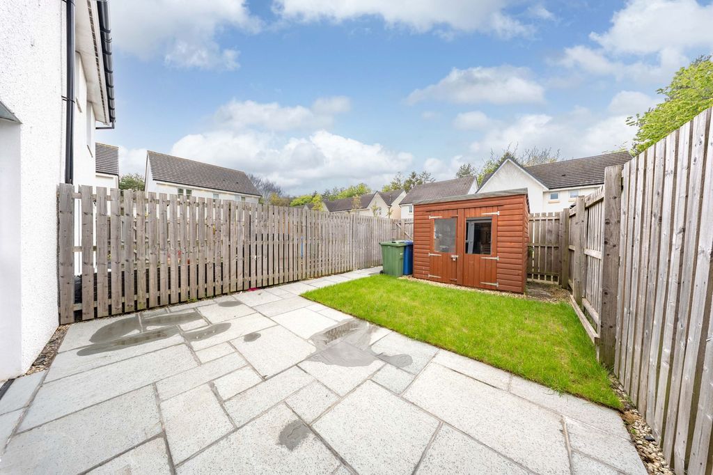 Property photo 2 of 30 Rear Garden