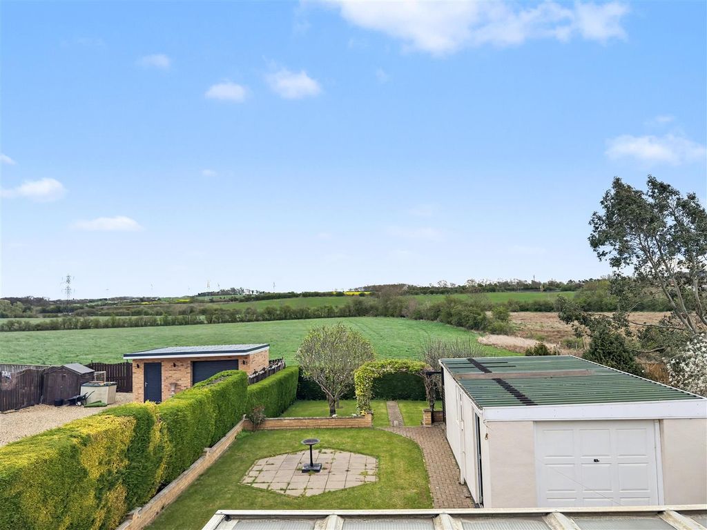 Property photo 2 of 15 Externally