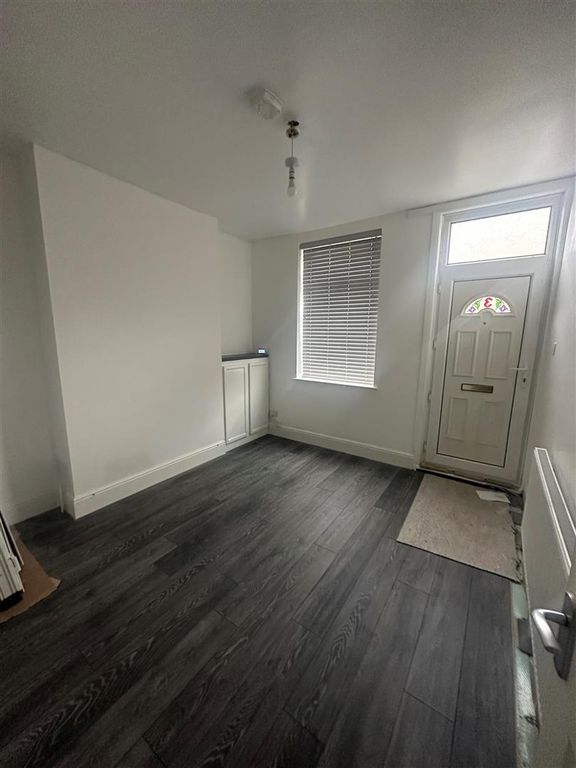 Property photo 2 of 10 Front Room.Jpg