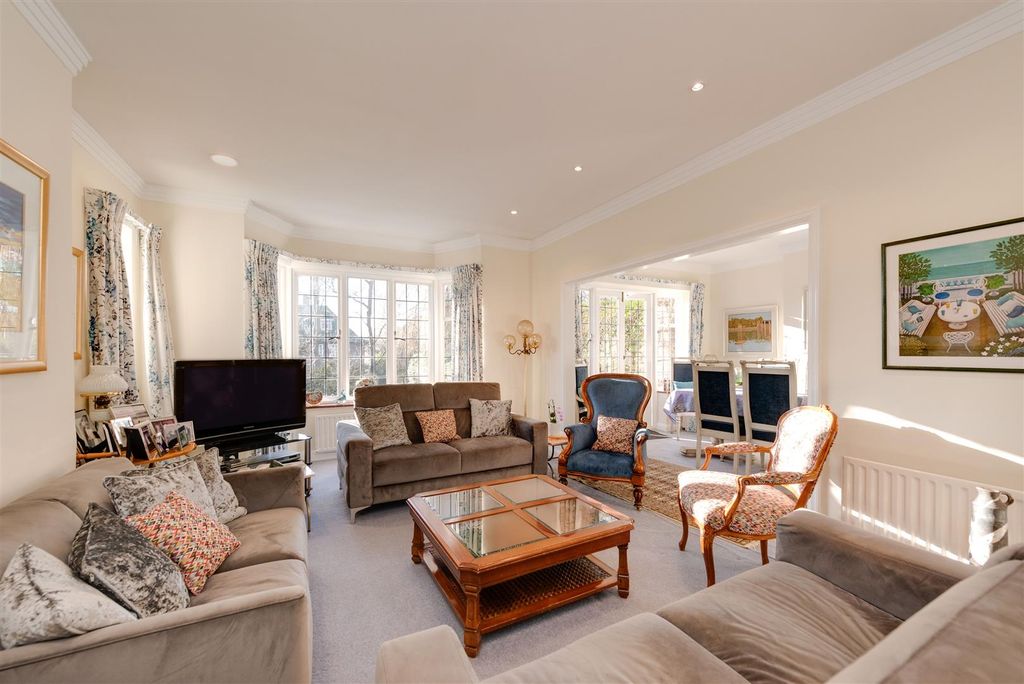 Property photo 3 of 12 53861_Hi_Res_ (4).Jpg