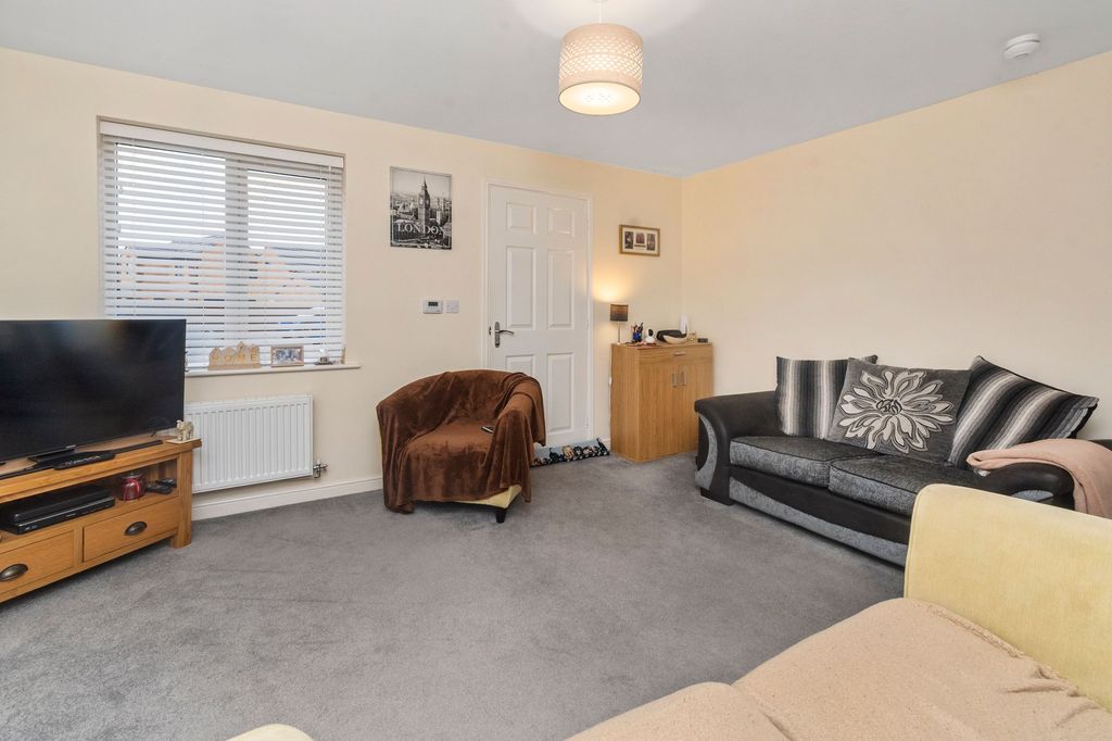 Property photo 2 of 22