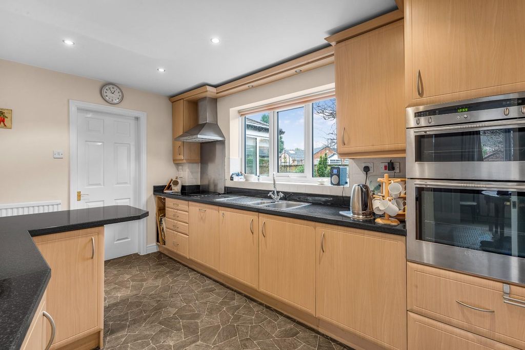 Property photo 3 of 24 3.Jpg