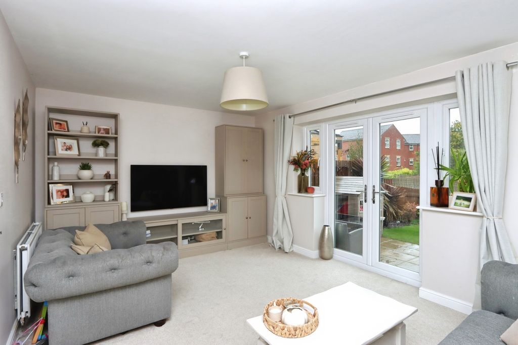 Property photo 3 of 15 Photo