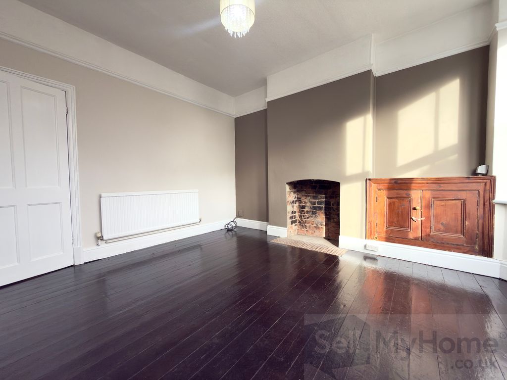 Property photo 3 of 11 Living Room