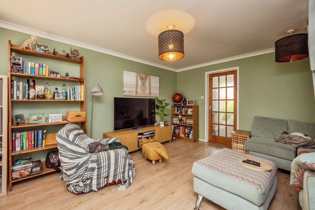 Property photo 2 of 12