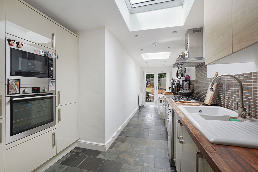 Property photo 3 of 21