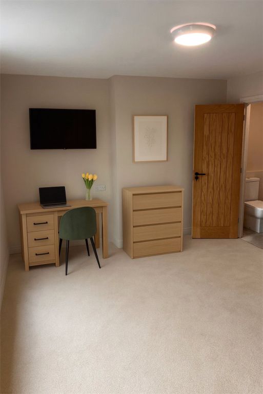 Property photo 3 of 10 Picture No. 04