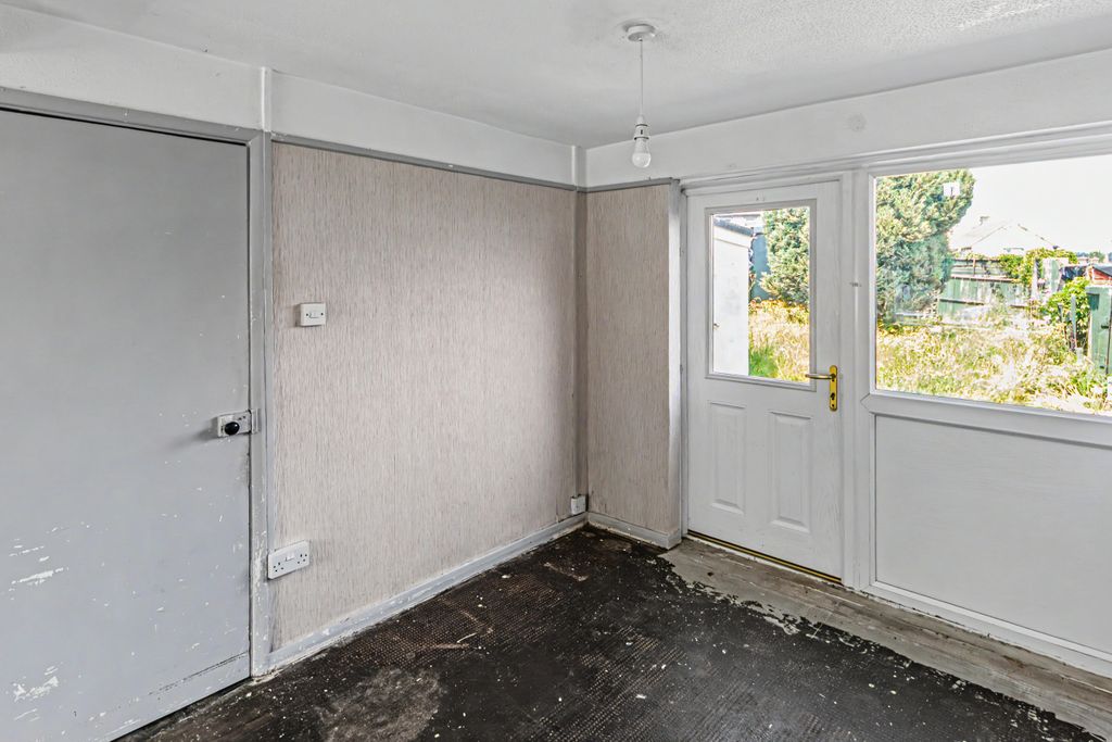 Property photo 2 of 19 52 Southmead Crescent, Crewkerne, Ta18 8DL