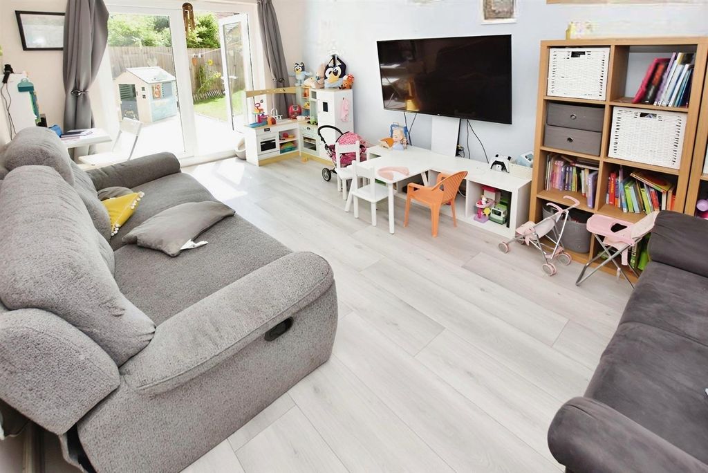 Property photo 3 of 11 Editedimage-5A211631-07F4-4B6A-A857-c396712d2276 2