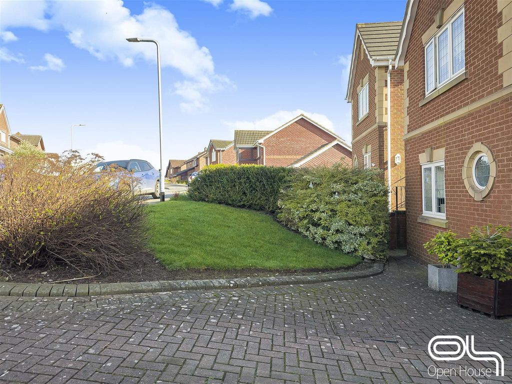 Property photo 3 of 34 Doveridge Road, Burton On Trent (37).Jpg