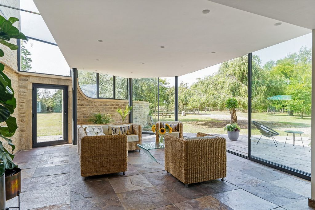 Property photo 3 of 23 Picture 3