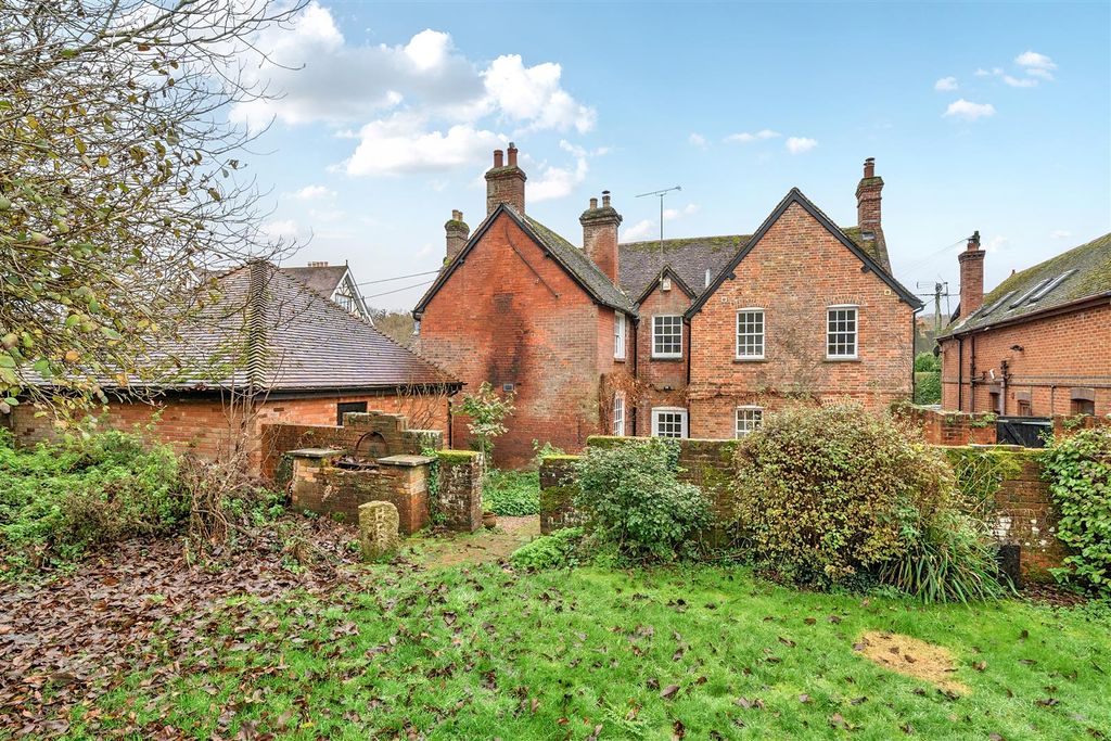 Additional image 17 of 6 bed detached house to rentThe Square, Cranborne, Wimborne BH21