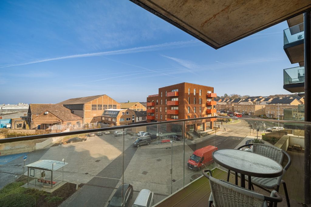 Property photo 3 of 18 3951975