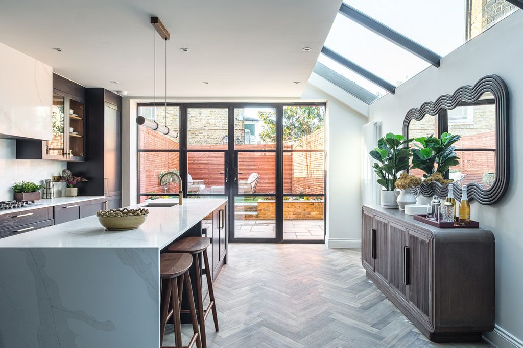 Property photo 3 of 28