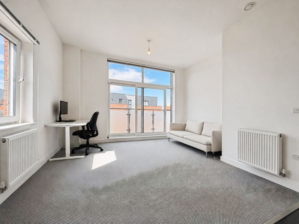 Property photo 2 of 8 Pbox-Img.Jpg
