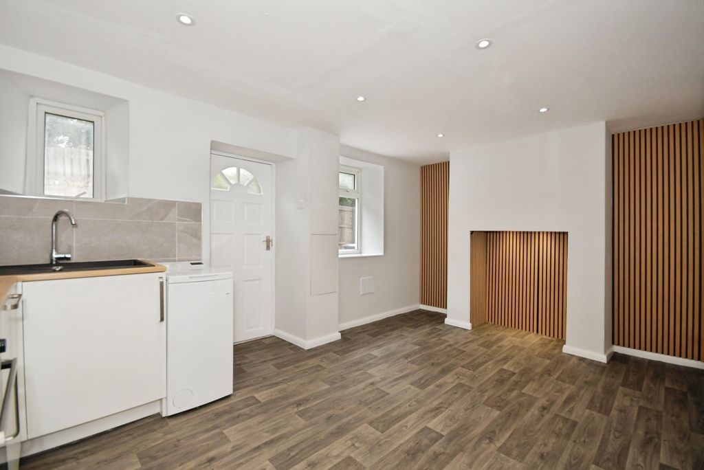 Property photo 3 of 14 Pbox-Img.Jpg