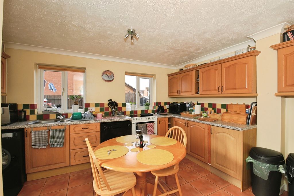 Property photo 2 of 16