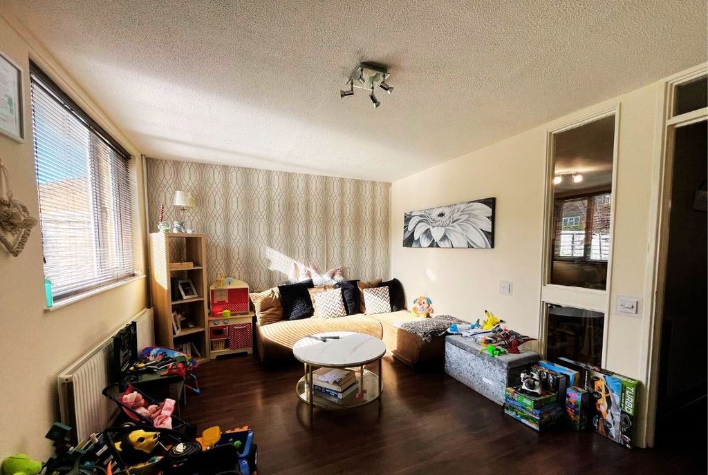 Property photo 2 of 5