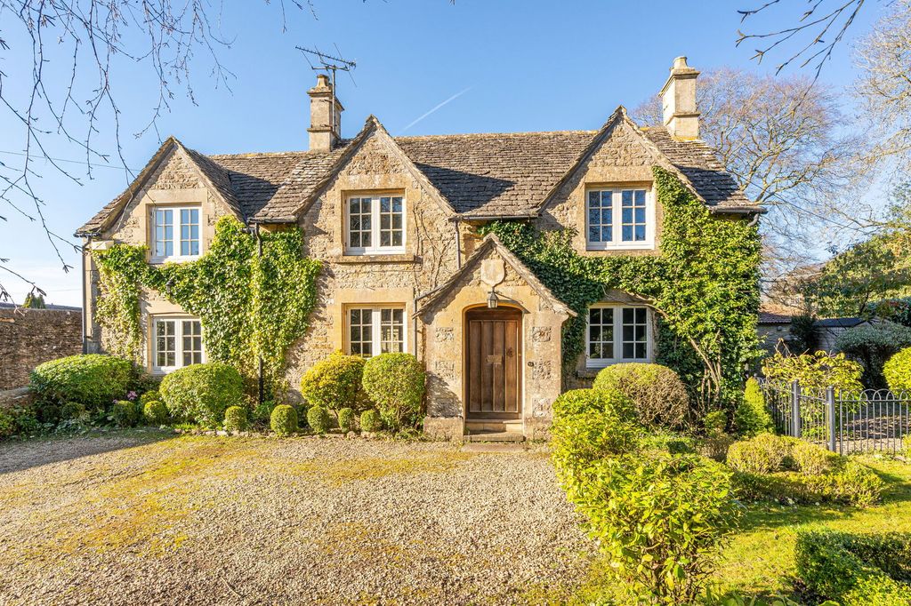 Property photo 1 of 18