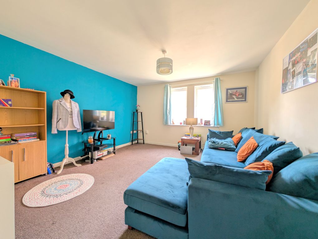 Property photo 2 of 18