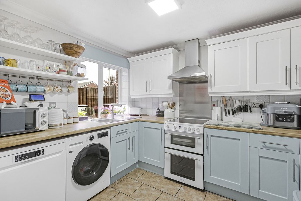 Property photo 3 of 26