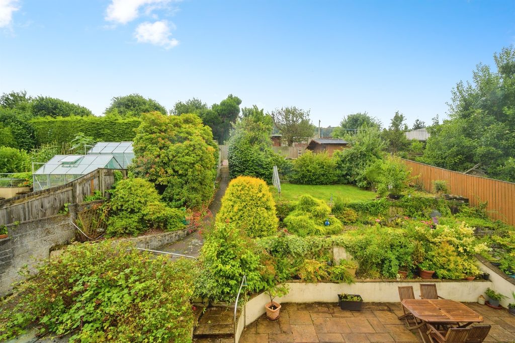 Property photo 3 of 19