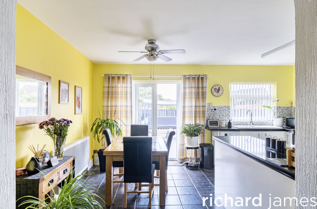 Property photo 2 of 13 0624d2B1c3874323A540A1Ffda4E7729