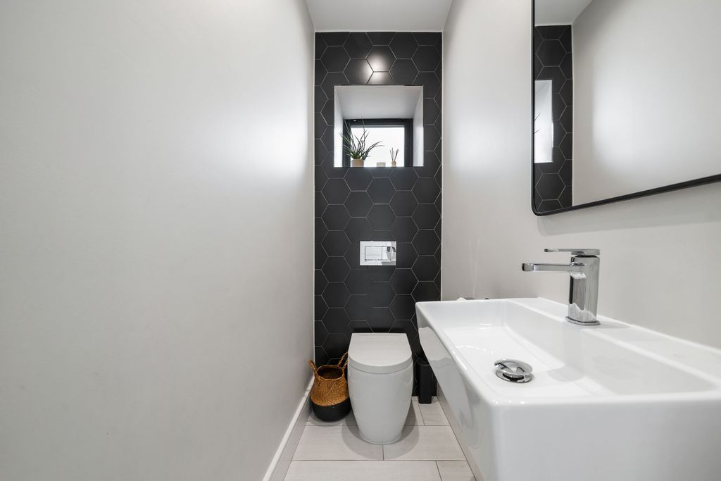 Additional image 8 of 6 bed detached house for saleEdgwarebury Lane, Edgware HA8