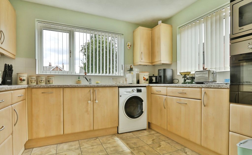Property photo 2 of 18 4406623