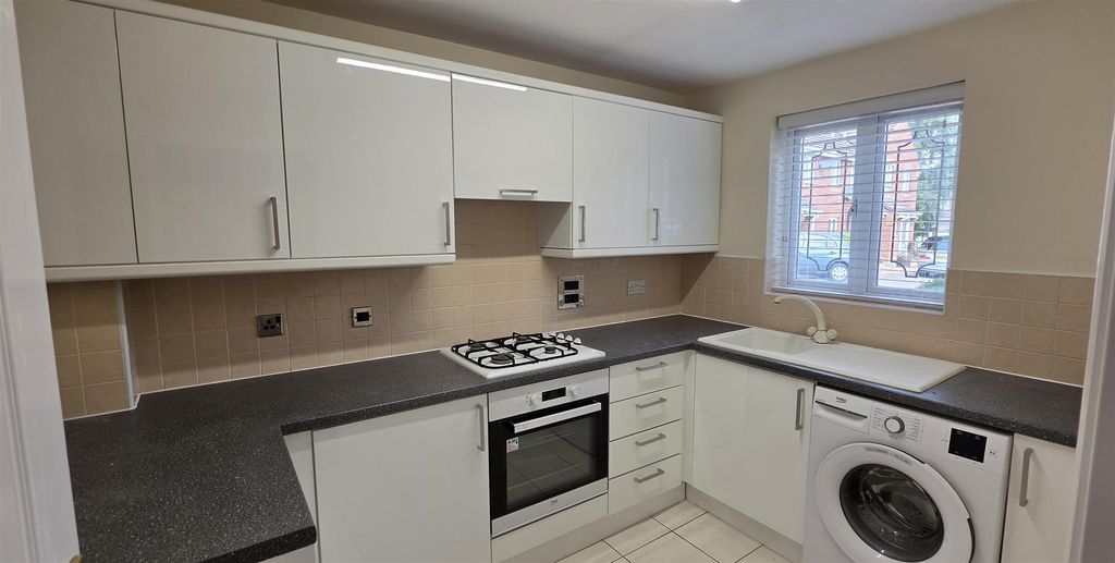 Property photo 2 of 13 Kitchen