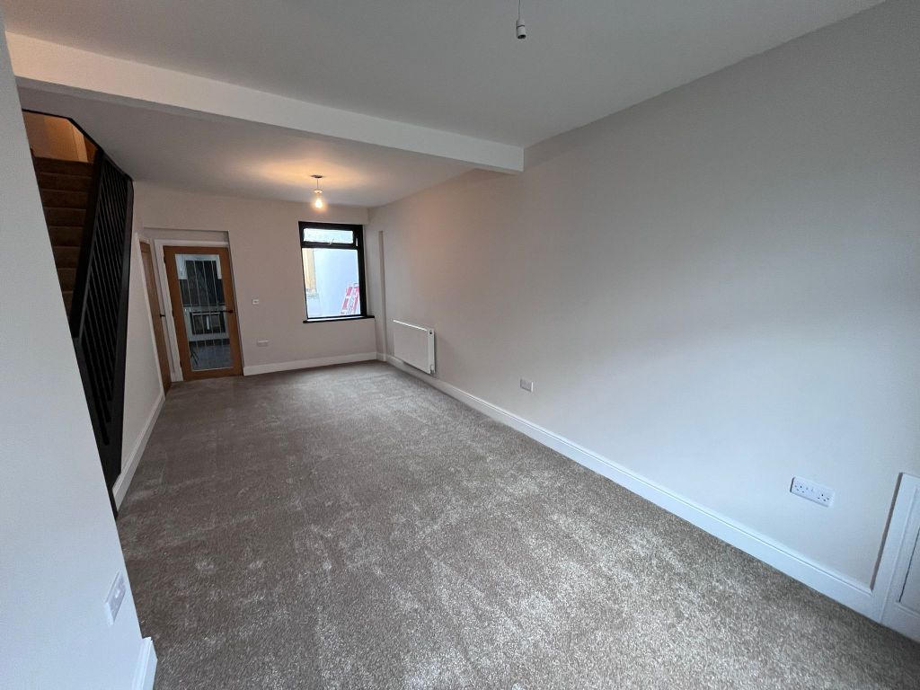 Property photo 3 of 14 Dining Room
