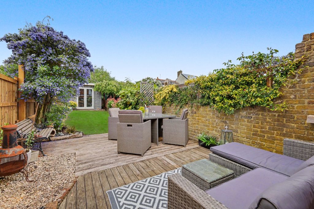 Property photo 3 of 28 4740135