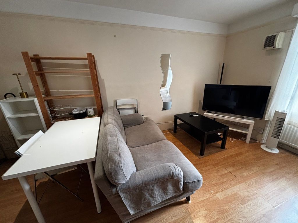 Property photo 2 of 4