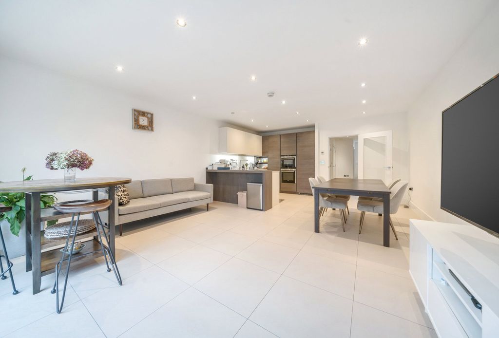 Property photo 3 of 17 Picture No. 13