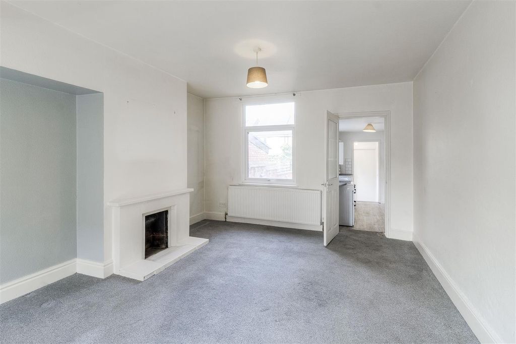 Property photo 3 of 15 Lounge/Diner