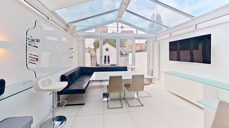 Property photo 3 of 22 Conservatory